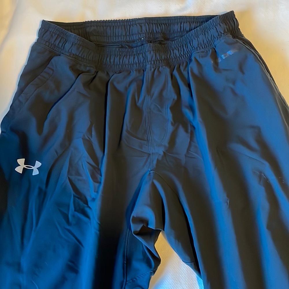 EUC Mens Under Armour light weight storm track pants size Large